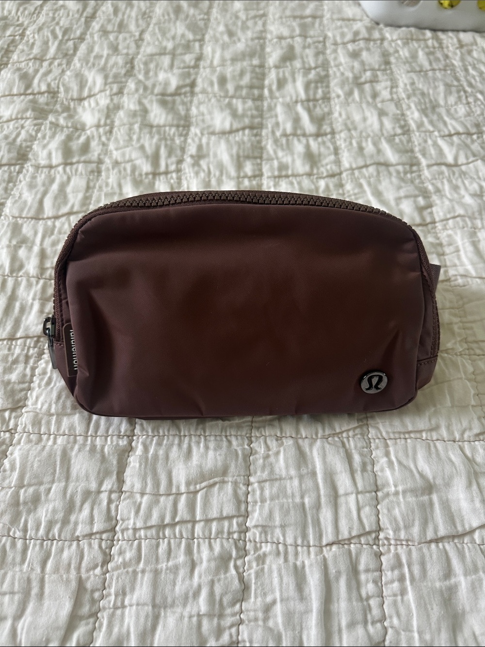 Lululemon Everywhere Belt Bag 1L - Chocolate Brown